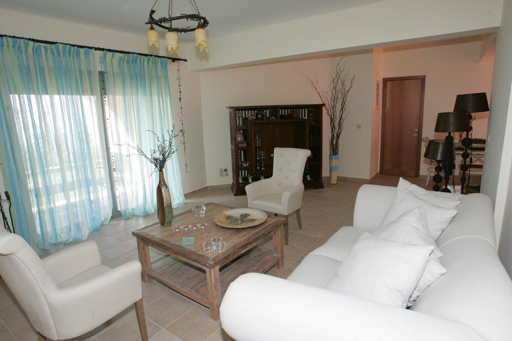 Erofili Villas Lurdáta Szoba fotó